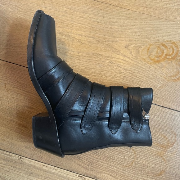 Burberry Moto Boot - Picture 6 of 12